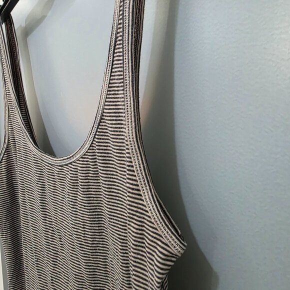 Lululemon Striped Tank + Lululemon Grey Racerback Tank Bundle – Stretchy - Picture 3 of 13
